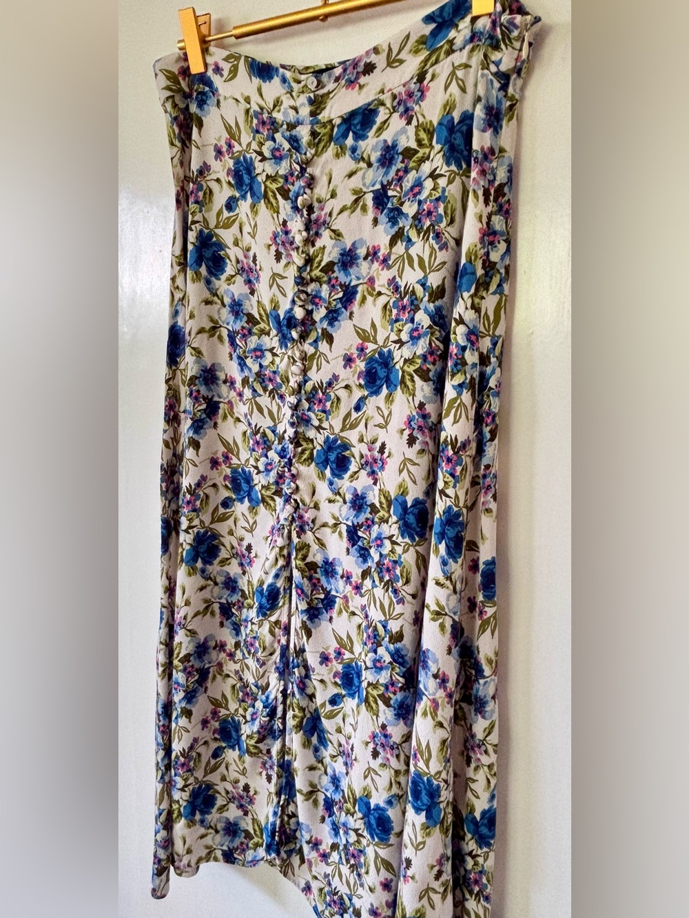 Zara| Feminine White & Blue Floral Button Midi Skirt w/Front Knee Slit Sz M - Picture 5 of 7